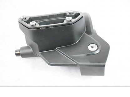 Framsidan på Kopplingshuvudcylinder från en BMW R 1250 GSA -2021 motorcykel.