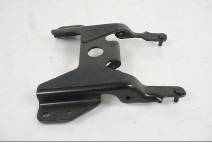 Vänster sida på Sadelfäste från en Yamaha MT-07 -2019 motorcykel.