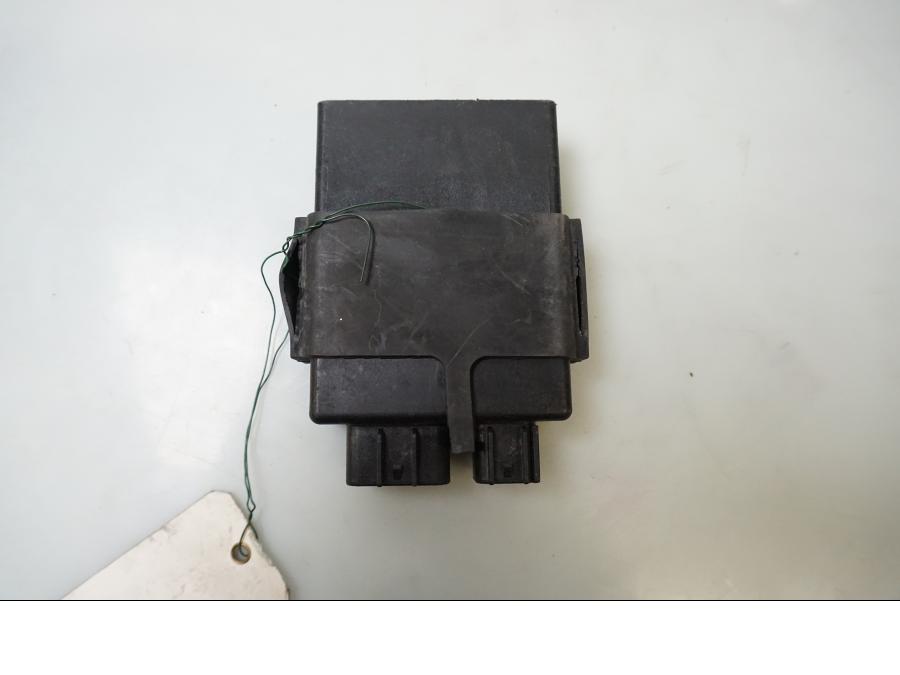 Framsidan på CDI / ECU från en Suzuki RF 900 R -1998 motorcykel.