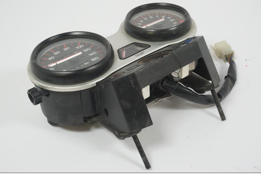 Framsidan på Instrumentpanel från en Yamaha TZR 125 -1990 motorcykel.