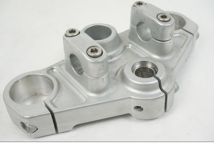 Snett uppifrån på Gaffelkrona från en BMW F 650 CS -2002 motorcykel.