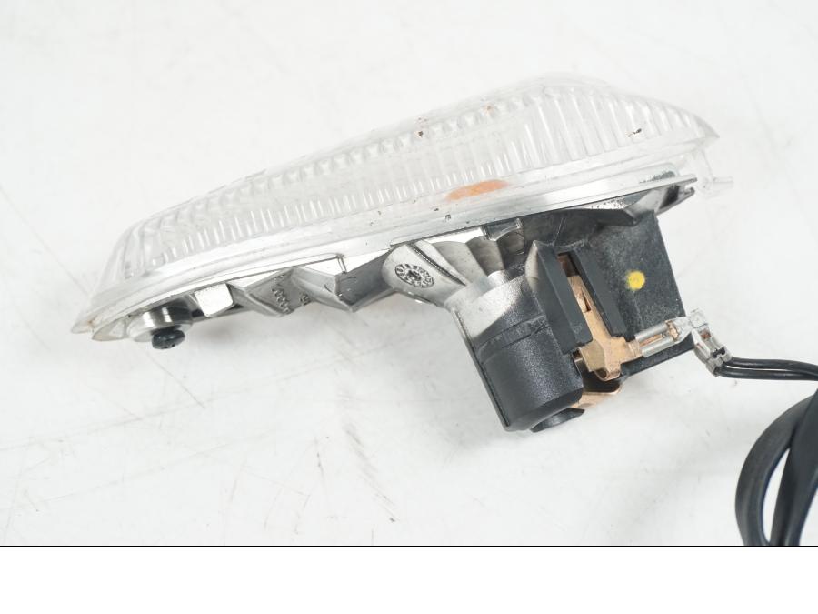 Vänster sida på Blinkers från en Ducati Hyperstrada -2013 motorcykel.