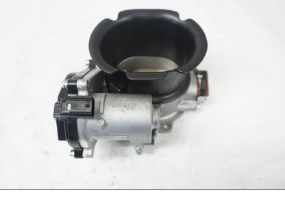 Vänster sida på Spjällhus från en Ducati 899 Panigale -2015 motorcykel.