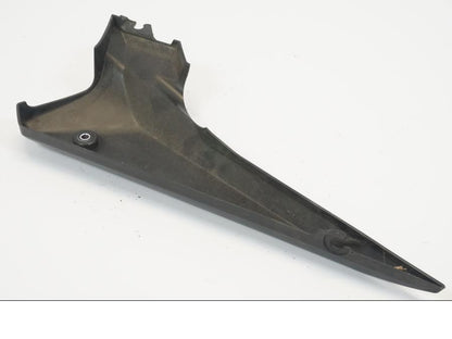 Snett uppifrån på Sidopanel från en Yamaha XJ 6 -2011 motorcykel.