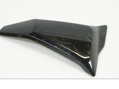 Framsidan på Vattenkylkåpa från en Ducati Hypermotard -2020 motorcykel.