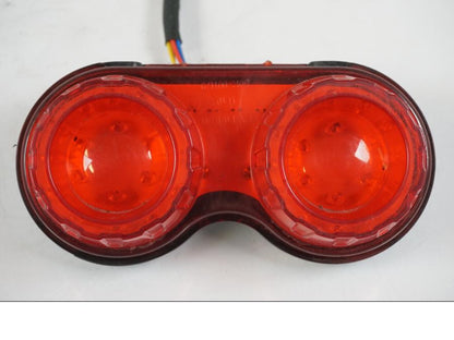 Höger sida på Baklampa från en Aprilia RS 125 -2000 motorcykel.