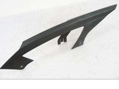 Framsidan på Kedjeskydd från en Kawasaki ZZ-R 1400 -2009 motorcykel.