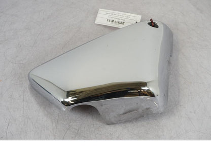 Framsidan på Sidkåpa från en Suzuki VZ 800 -2000 motorcykel.