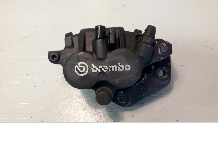 Framsidan på Bromsok från en BMW F 800 GS -2009 motorcykel.