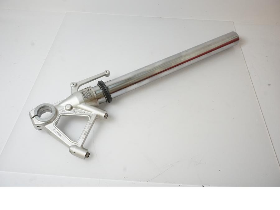 Framsidan på Gaffelben från en BMW S 1000 R -2014 motorcykel.