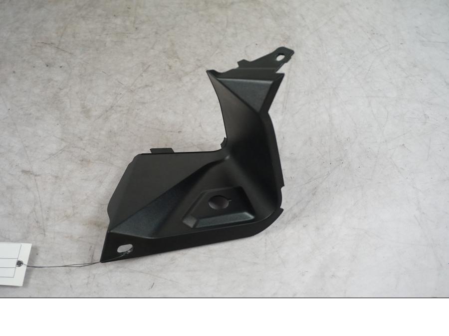 Baksidan på Innerpanel från en BMW S 1000 XR -2019 motorcykel.