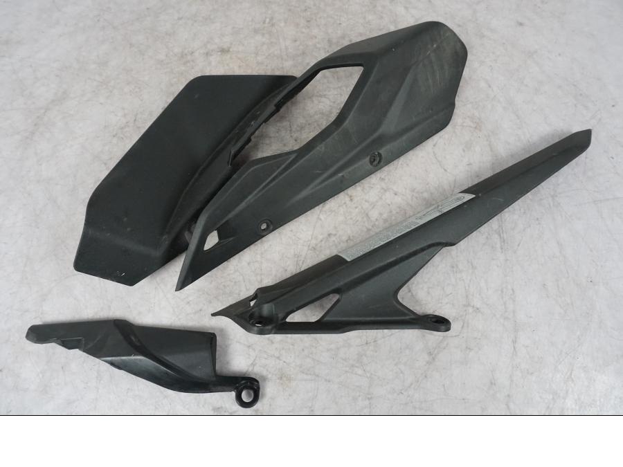 Framsidan på Kedjeskydd från en Ducati Multistrada V4 -2024 motorcykel.