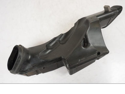 Extrabild2 på Luftrör från en Suzuki GSX-R 750 -2006 motorcykel.