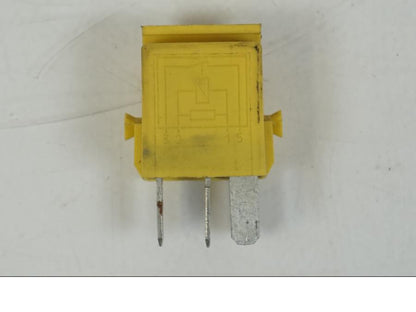 Höger sida på Relä från en BMW F 650 CS -2002 motorcykel.