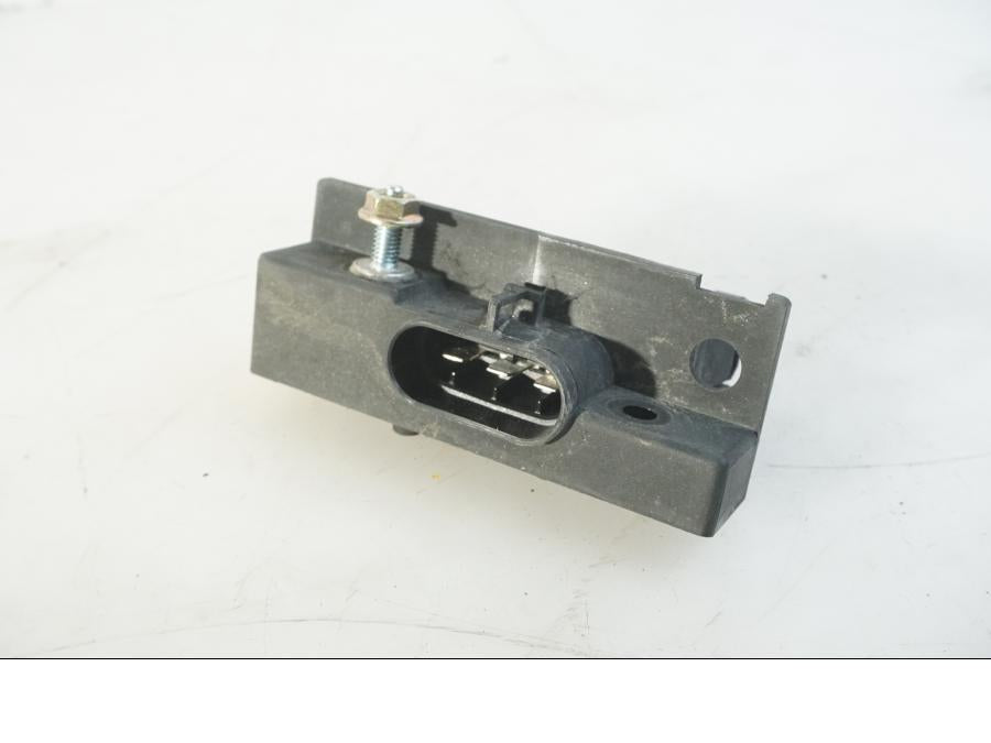 Framsidan på Huvudsäkring från en Indian Chieftain Dark Horse -2019 motorcykel.