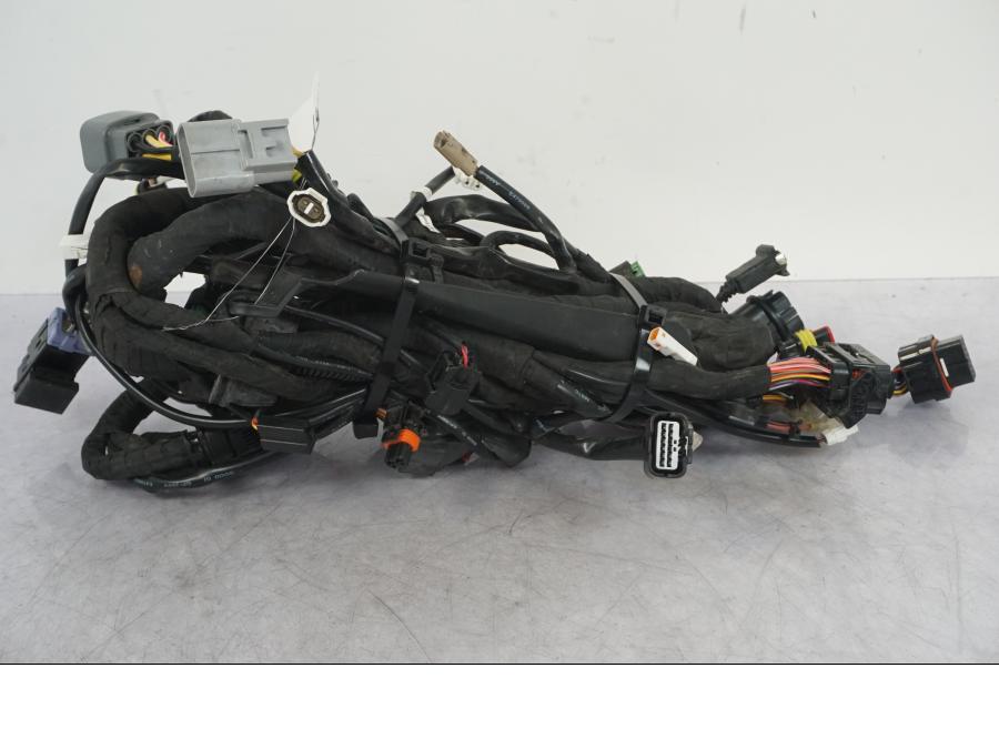 Vänster sida på Kabelstam från en KTM 1290 Super Adventure R -2018 motorcykel.