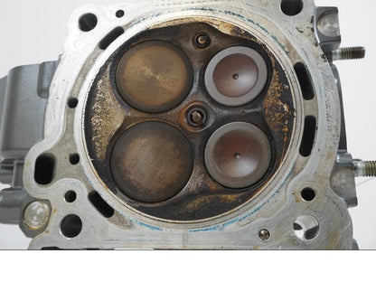 Extrabild1 på Topplock från en KTM 1290 Super Duke R -2021 motorcykel.