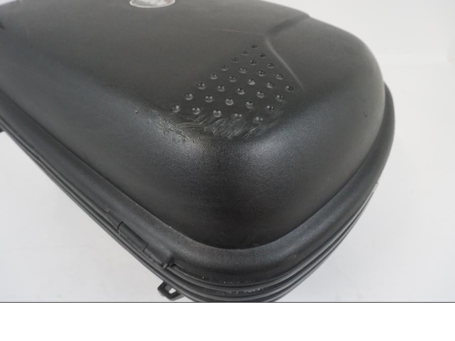 Vänster sida på Topbox från en Universal Universal -1990 motorcykel.