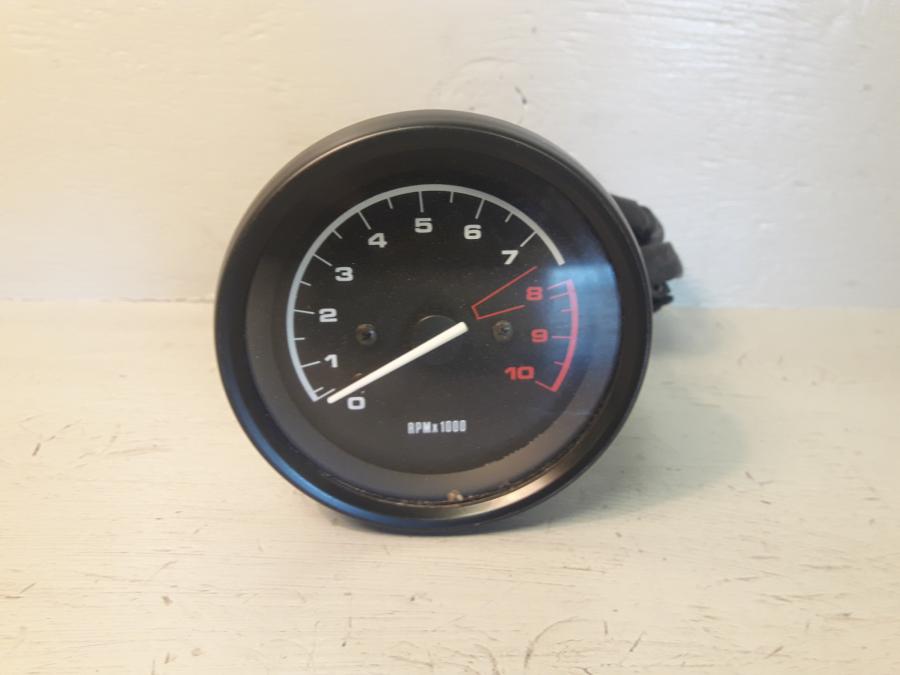 Framsidan på Varvräknare från en BMW R 1150 GS -2003 motorcykel.