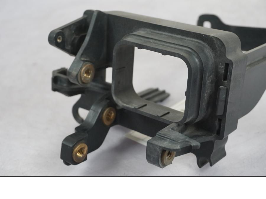 Extrabild1 på Batterihållare från en H-D Sportster 883 XL -2007 motorcykel.