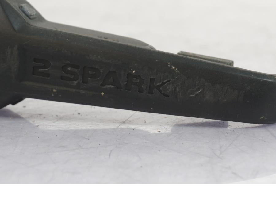 Baksidan på Tändspole Kåpa från en BMW R 1200 GS -2005 motorcykel.