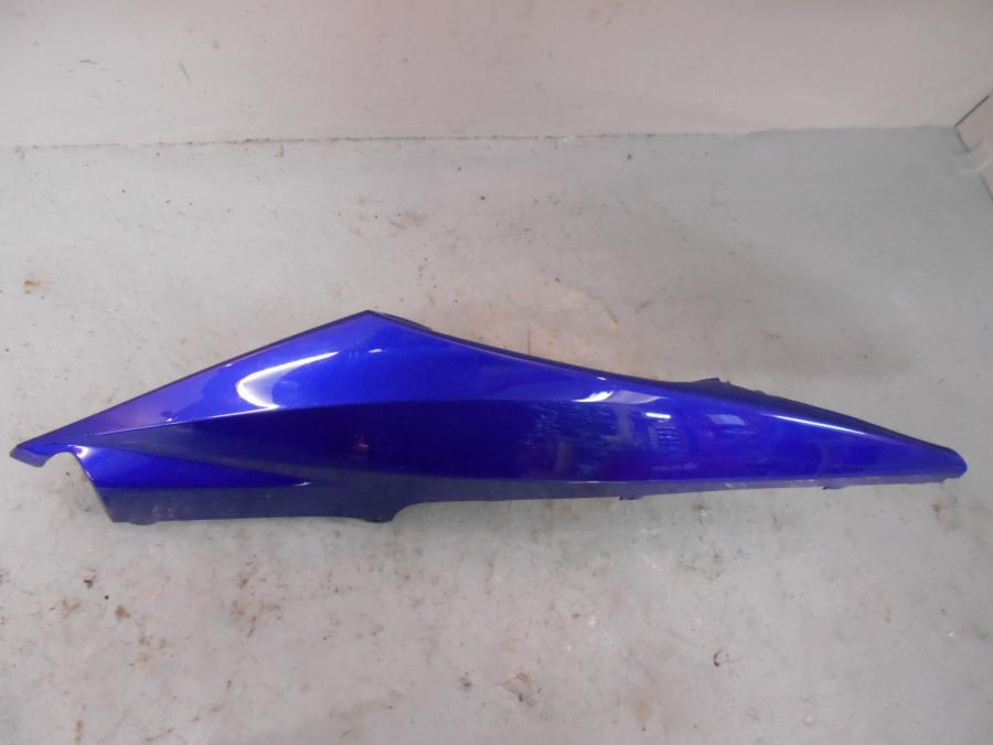 Baksidan på Bakvinge från en Yamaha YZF-R 125 -2012 motorcykel.