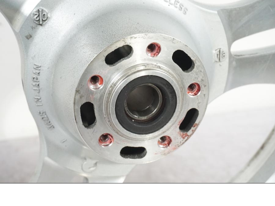 Extrabild2 på Fälg från en Kawasaki VN 1500 Mean Streak -2002 motorcykel.