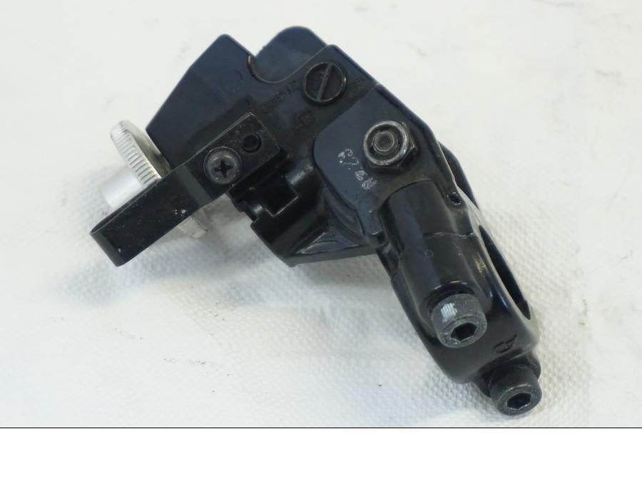 Höger sida på Kopplingsklo från en Triumph Daytona 675 -2010 motorcykel.