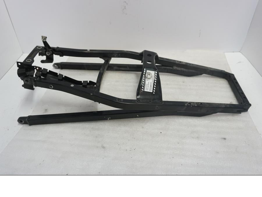 Baksidan på Bakram från en BMW K 1300 R -2011 motorcykel.