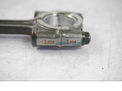 Baksidan på Vevstake från en KTM 125 Duke -2017 motorcykel.