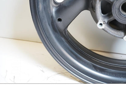 Extrabild1 på Fälg från en Yamaha YZF 1000 R -1997 motorcykel.