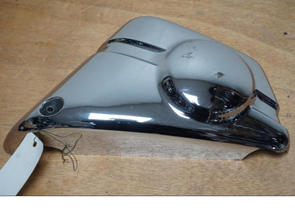 Baksidan på Sidopanel från en Suzuki VZ 800 -1997 motorcykel.