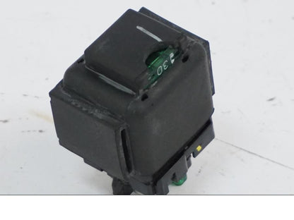 Höger sida på Startrelä från en Honda CB 650 R -2019 motorcykel.