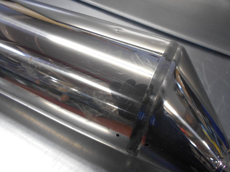 Baksidan på Ljuddämpare från en Yamaha FJR 1300 -2014 motorcykel.