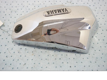 Baksidan på Sidopanel från en Yamaha XVS 1100 -2000 motorcykel.