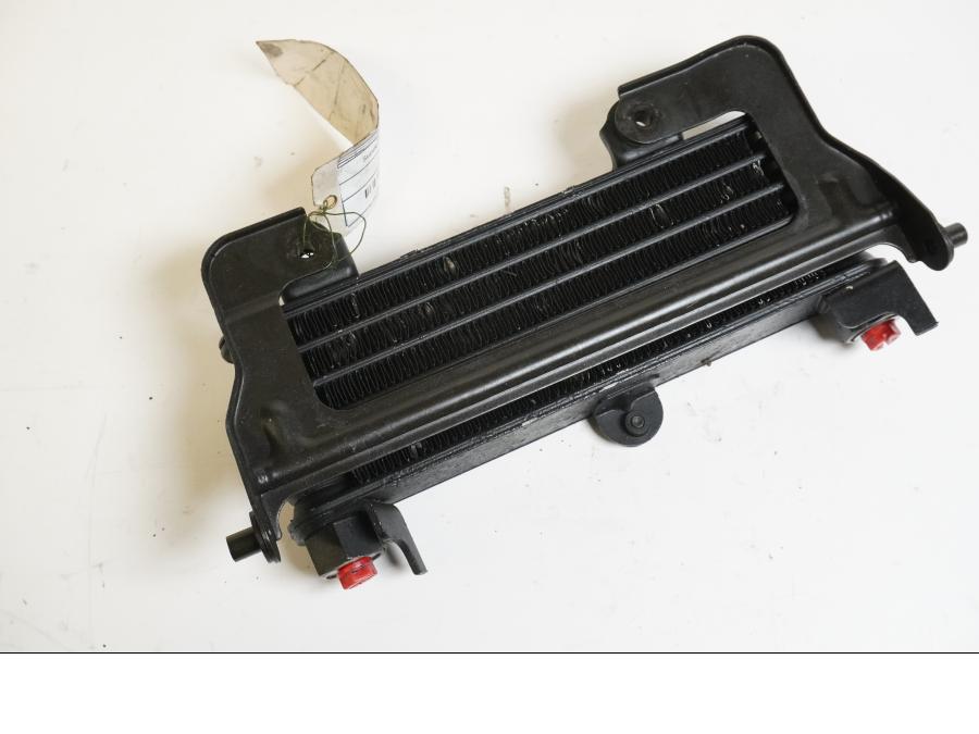 Framsidan på Oljekyl från en Suzuki DL 1000 -2003 motorcykel.