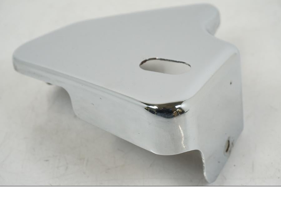 Snett uppifrån på Bromsvätskebehållarkåpa från en Suzuki VS 1400 -1999 motorcykel.