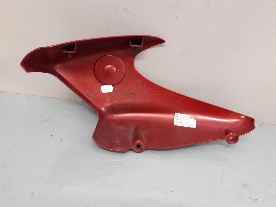 Höger sida på Oljekyldekor från en BMW R 1150 R -2004 motorcykel.