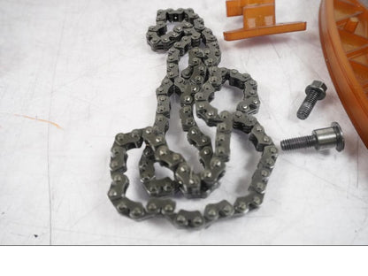 Höger sida på Kamkedja från en KTM 125 Duke -2017 motorcykel.