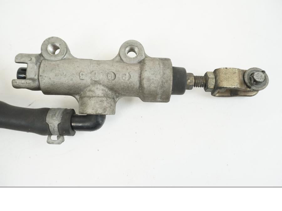 Snett nerifrån på Bromshuvudcylinder från en Kawasaki VN 1500 Mean Streak -2002 motorcykel.