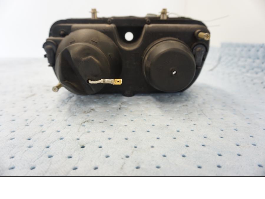 Baksidan på Strålkastare från en Ducati ST2 -1998 motorcykel.