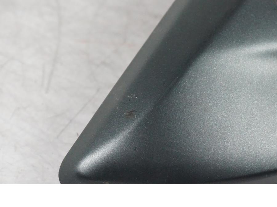 Snett uppifrån på Strålkastarkåpa från en Suzuki GSF 1250 -2010 motorcykel.