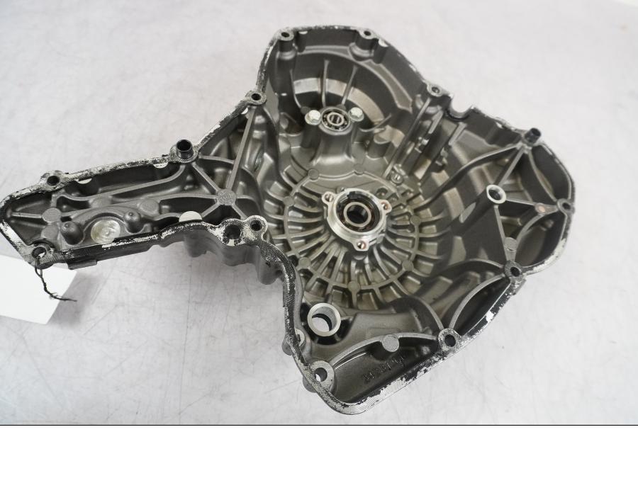 Snett uppifrån på Generatorkåpa från en Ducati Multistrada 1260 -2020 motorcykel.