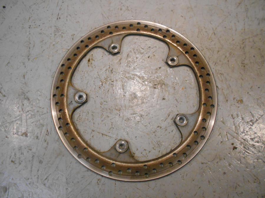 Framsidan på Bromsskiva från en BMW K 1300 R -2009 motorcykel.