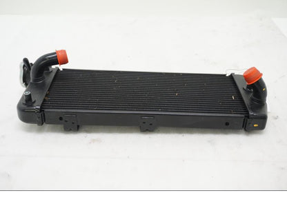 Framsidan på Vattenkyl från en Ducati Multistrada 1158 V4 -2021 motorcykel.