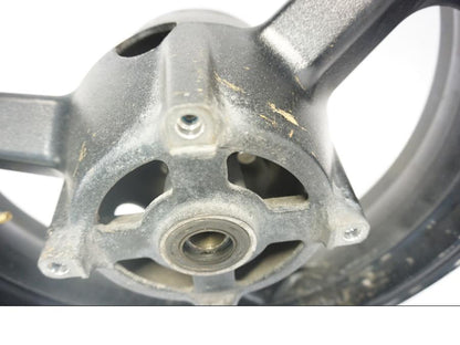 Extrabild1 på Fälg från en Suzuki DL 1000 -2003 motorcykel.