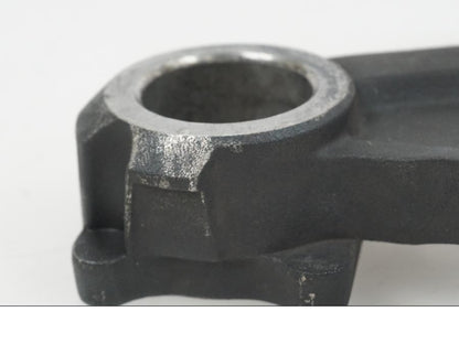 Snett nerifrån på Bromsoksfäste från en Suzuki GSX-R 1000 -2007 motorcykel.