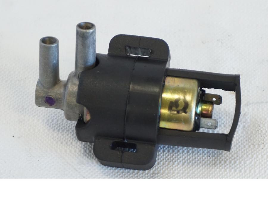 Höger sida på Luftburksventil från en Kawasaki VN 1500 Mean Streak -2002 motorcykel.