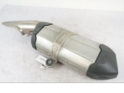 Framsidan på Ljuddämpare från en BMW R 1200 GSA -2014 motorcykel.