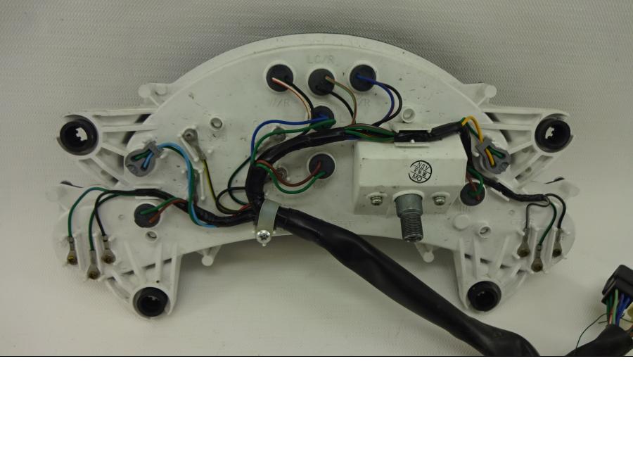 Snett nerifrån på Instrumentpanel från en Honda XL 650 V -2007 motorcykel.
